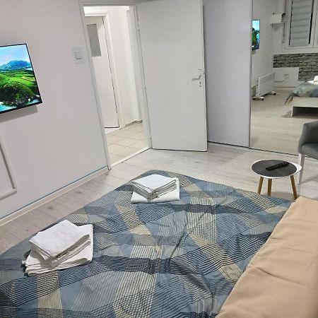 Savska - Apartment Sajmiste Esterno foto